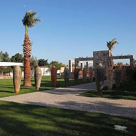 Aytas فندق